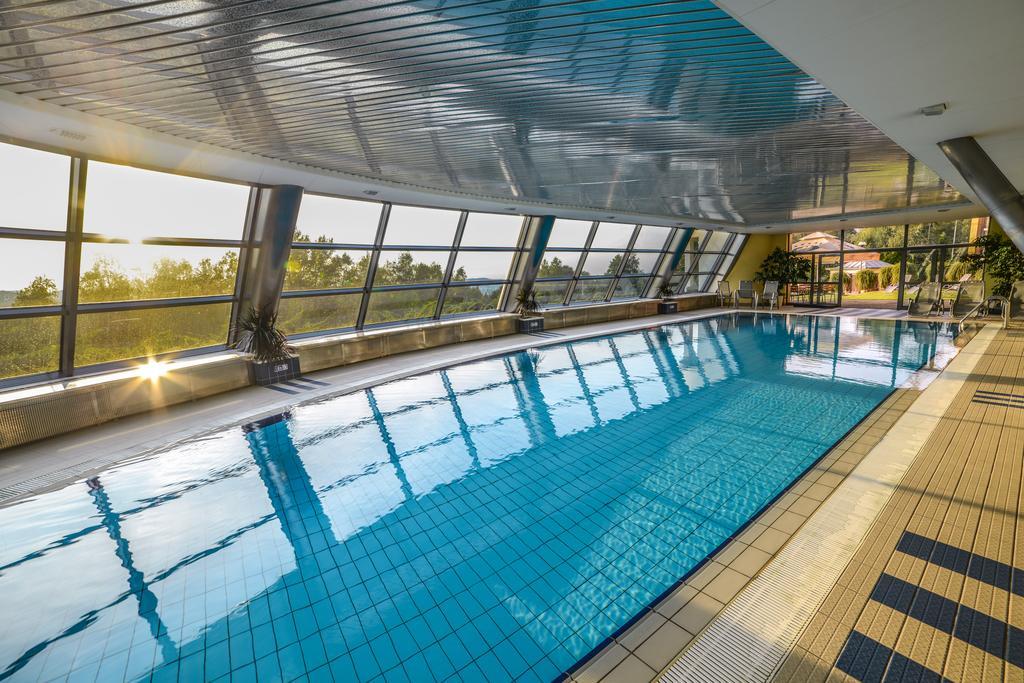Hotel Belweder Ustroń Εξωτερικό φωτογραφία The swimming pool