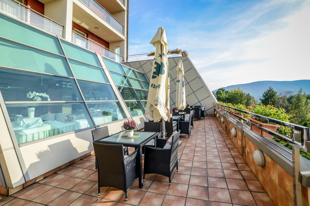Hotel Belweder Ustroń Εξωτερικό φωτογραφία Terrace of the hotel
