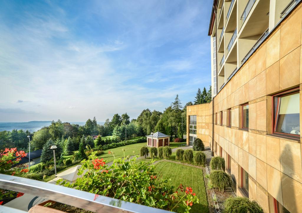 Hotel Belweder Ustroń Εξωτερικό φωτογραφία The campus of the University of Novi Sad