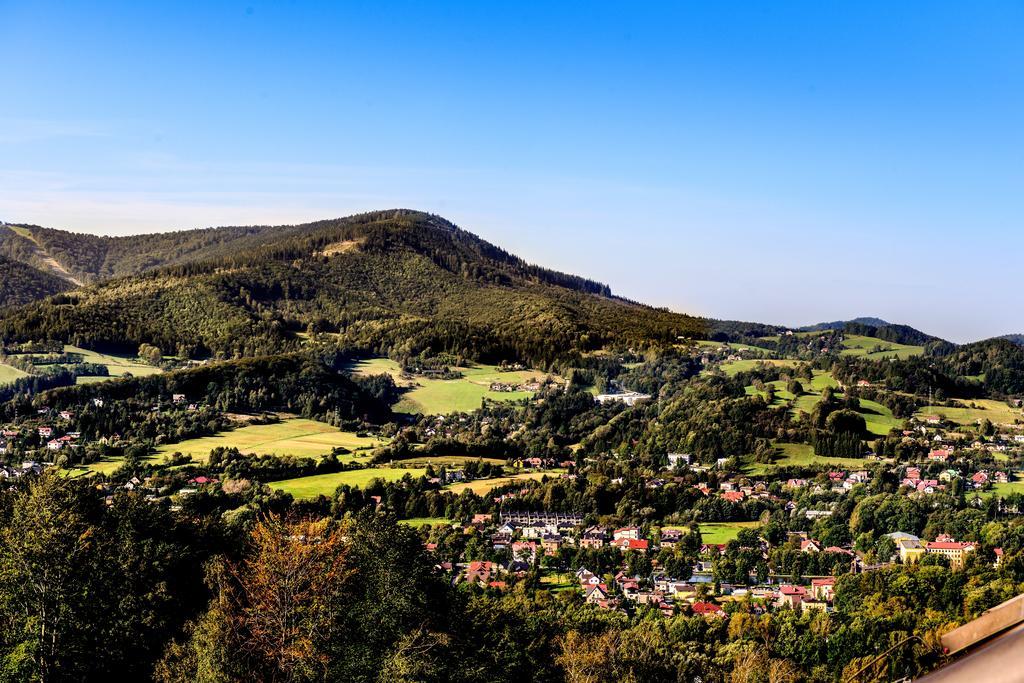 Hotel Belweder Ustroń Εξωτερικό φωτογραφία A general view of Saint-André-de-Lidon