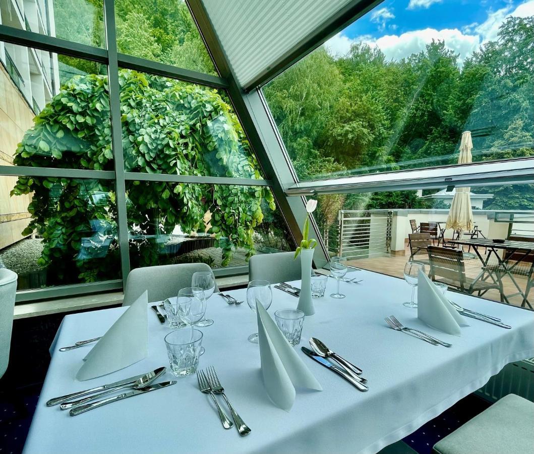 Hotel Belweder Ustroń Εξωτερικό φωτογραφία Restaurant "Le Cèdre"