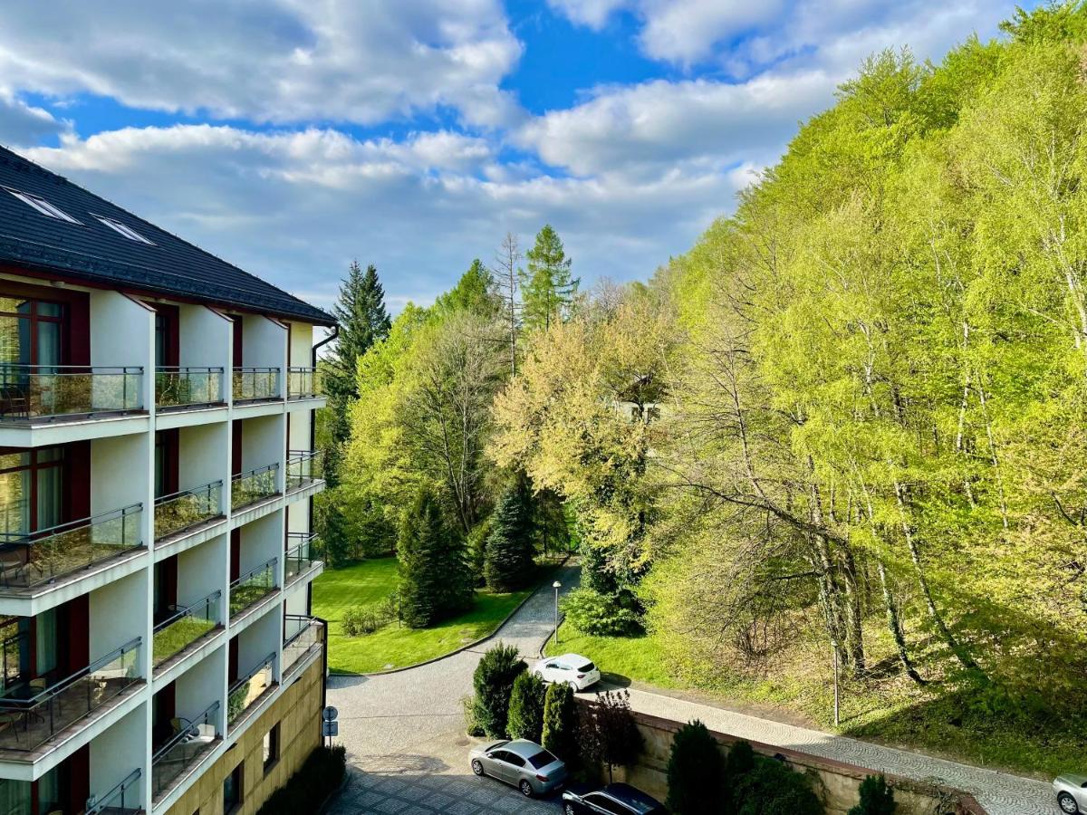 Hotel Belweder Ustroń Εξωτερικό φωτογραφία View of the hotel